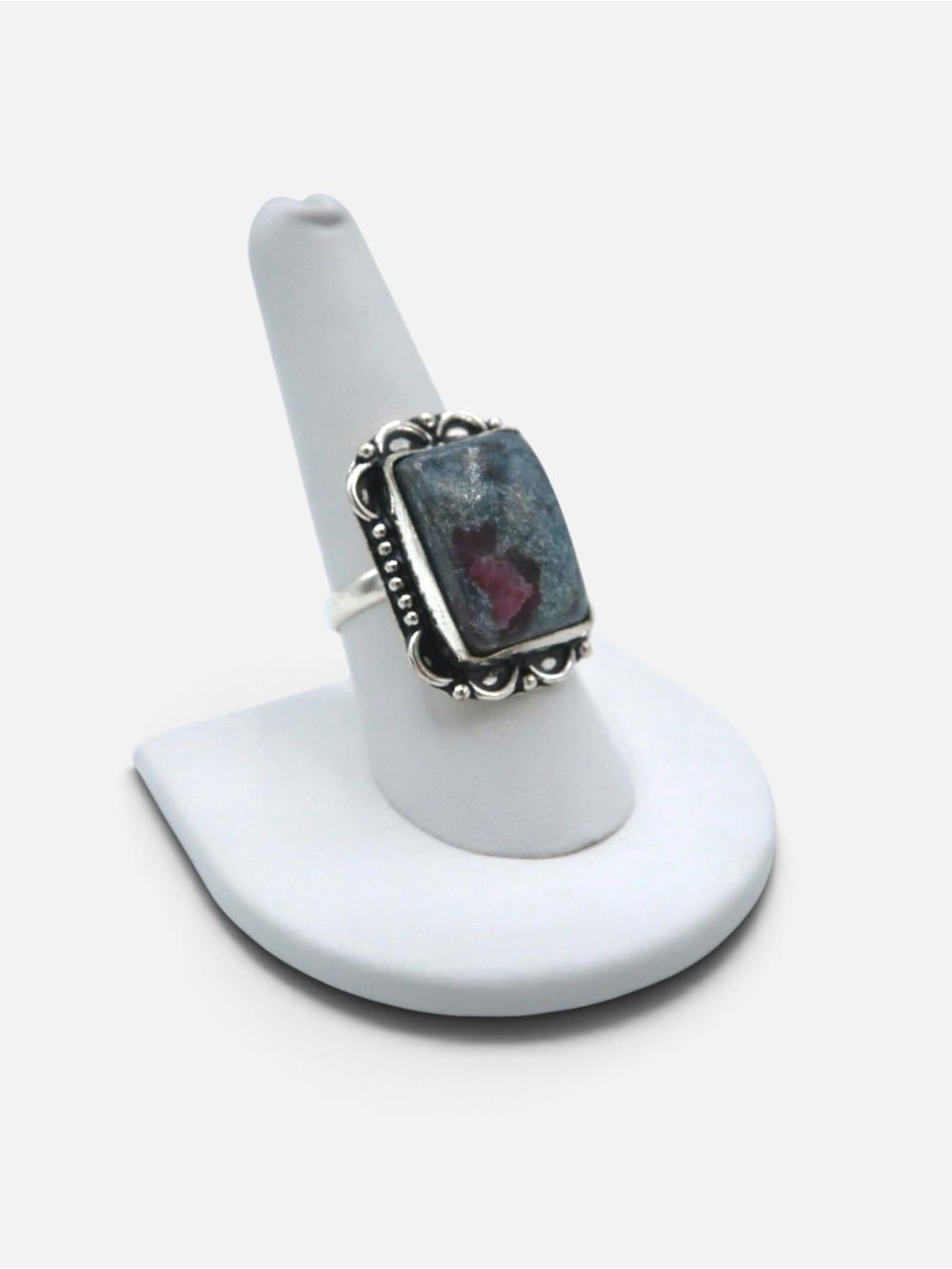 VINTAGE RARE RUBY ZOISITE RING - Picture 2 of 3